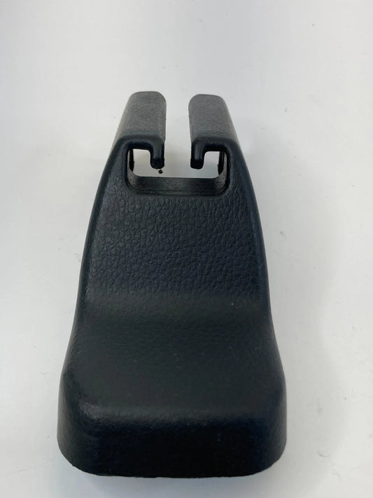 2003-2007 NISSAN MURANO SEAT RIGHT SIDE RAIL TRACK END COVER TRIM 87509-CA000