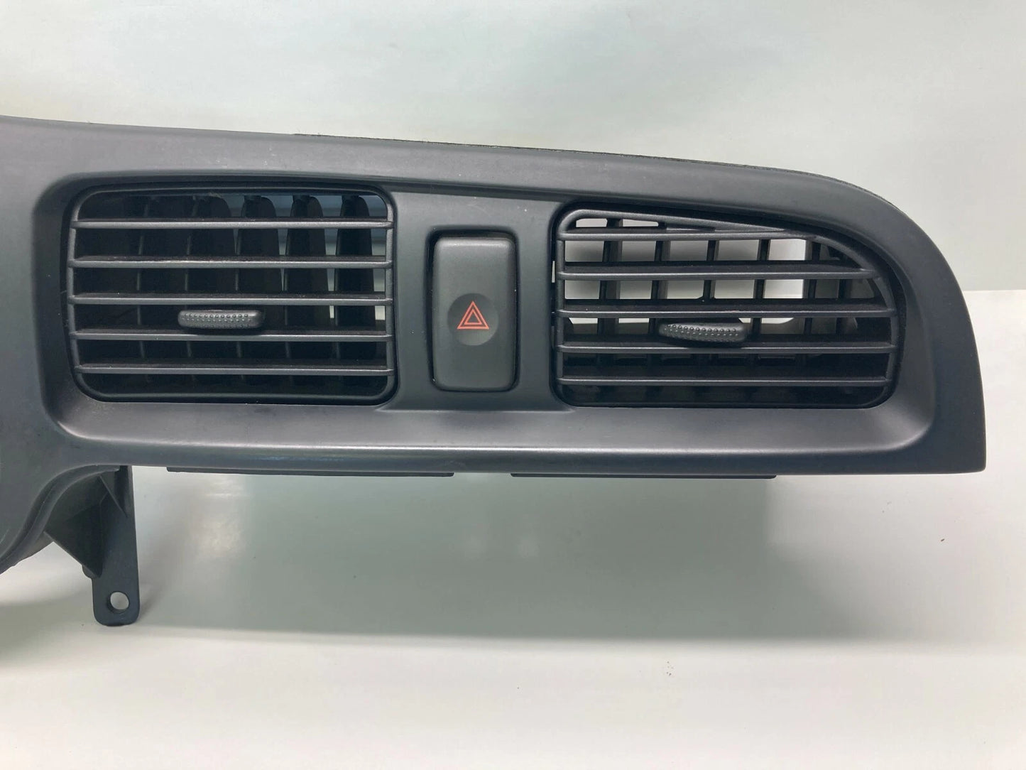 00-04 SUBARU LEGACY OUTBACK SPEEDOMETER INSTRUMENT DASH CLUSTER BEZEL W AIR VENT