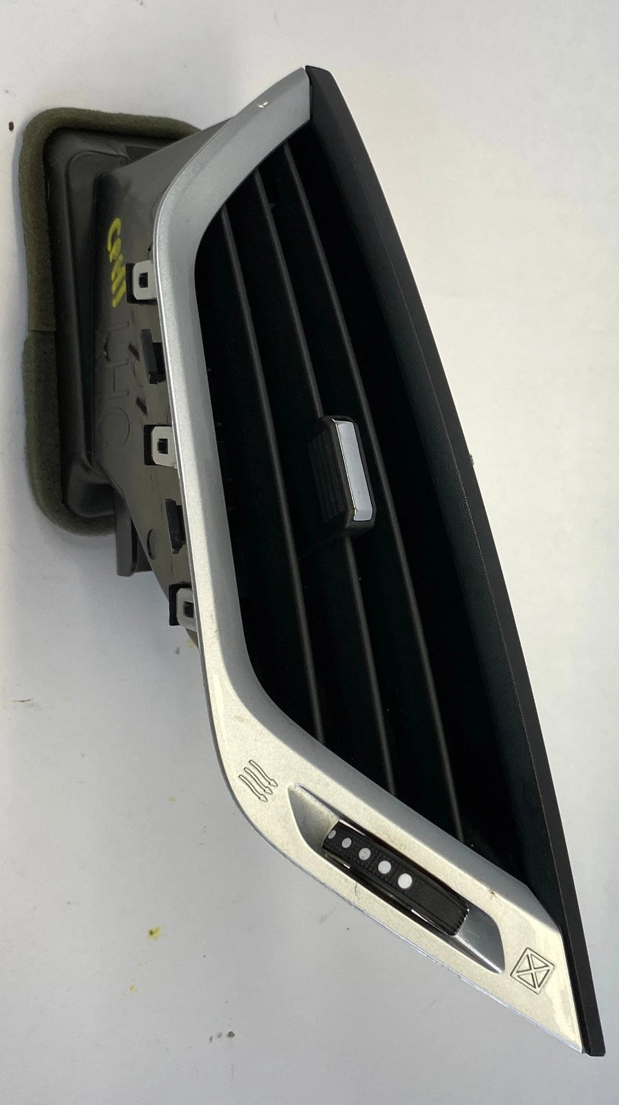2010-2017 GMC TERRAIN FRONT CENTER LEFT A/C AIR VENT GRILLE LOUVER OEM FACTORY