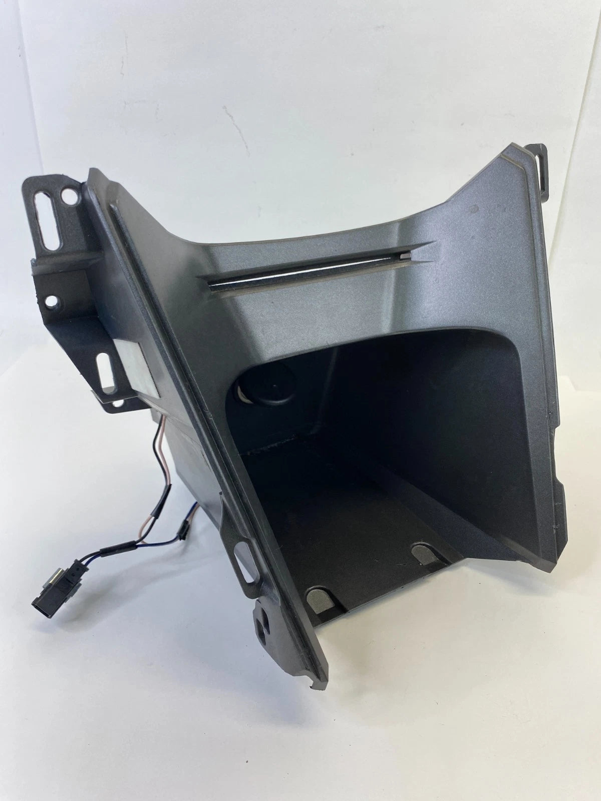 2003-2006 CHEVROLET TAHOE CENTER DASH STORAGE POCKET MODULE 1732256-5 OEM