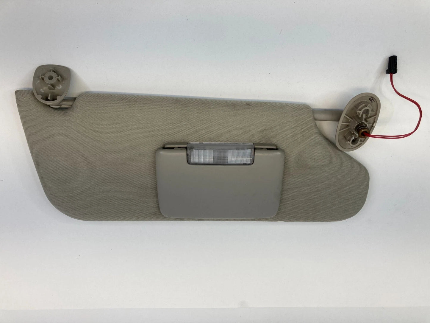05-10 JEEP GRAND CHEROKEE RIGHT PASSENGER SIDE SUNVISOR SUN VISOR SHADE W LIGHT