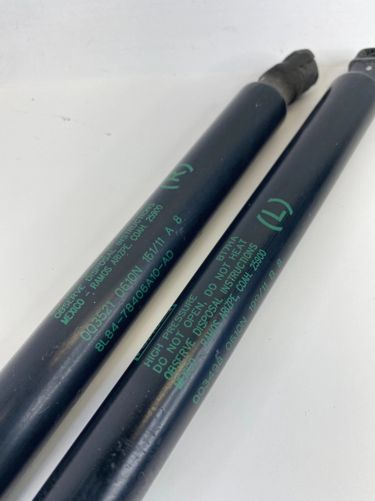 2008-2012 FORD ESCAPE REAR LIFTGATE SHOCK STRUT SUPPORT SET PAIR 8L74-78406A10