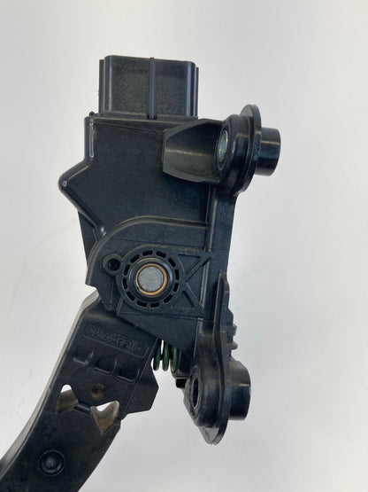 09-20 Dodge Journey 3.6L A/T Gas Pedal Accelerator Travel Sensor 04891585AD OEM