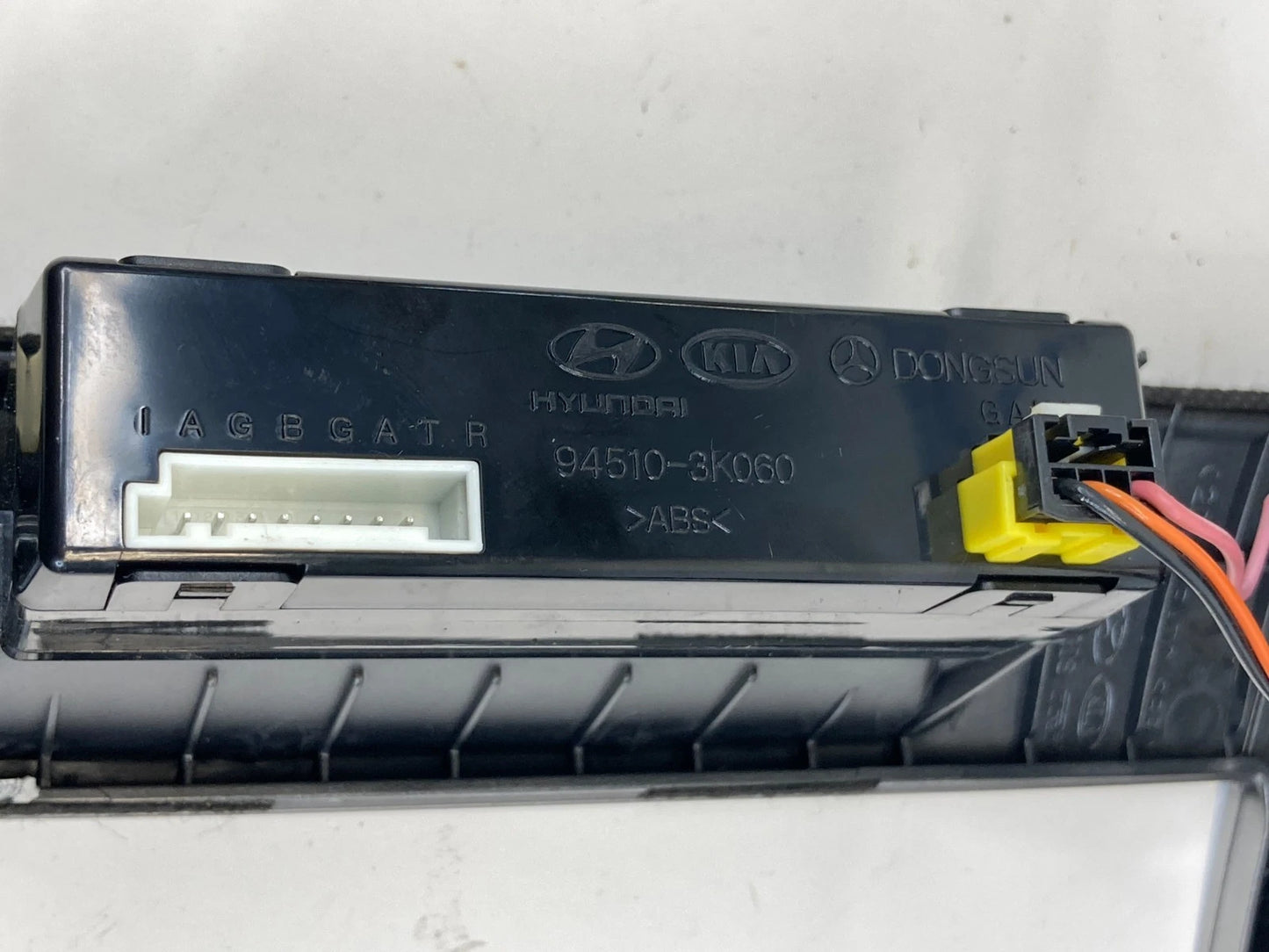 2009 2010 Hyundai Sonata Center Dash Radio Bezel W/ Air Vent Grille Duct OEM