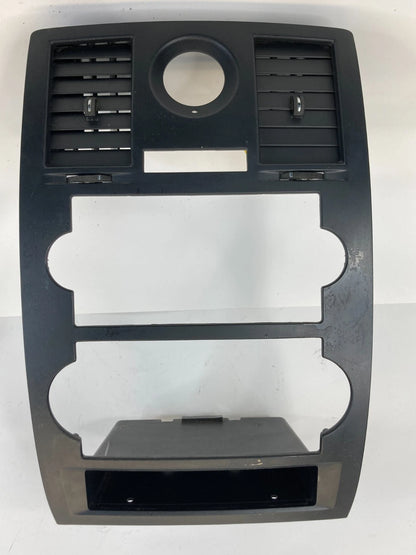 2005-2007 CHRYSLER 300 DASH RADIO BEZEL W/ AIR VENTS PANEL TRIM YH96TRMAA OEM