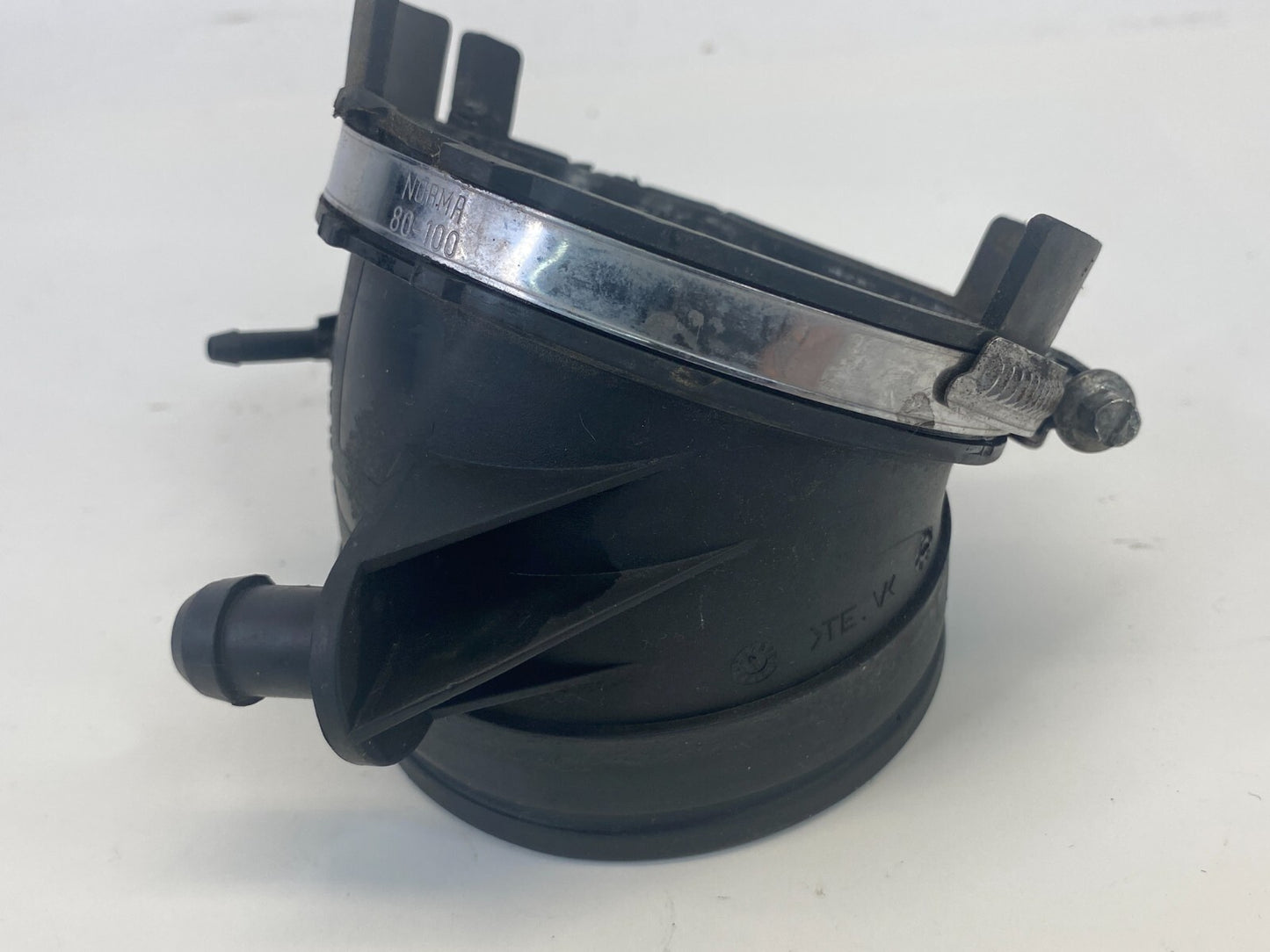 2009-2012 BMW 328i xDrive Air Intake Cleaner Connector Duct Hose 13717535002