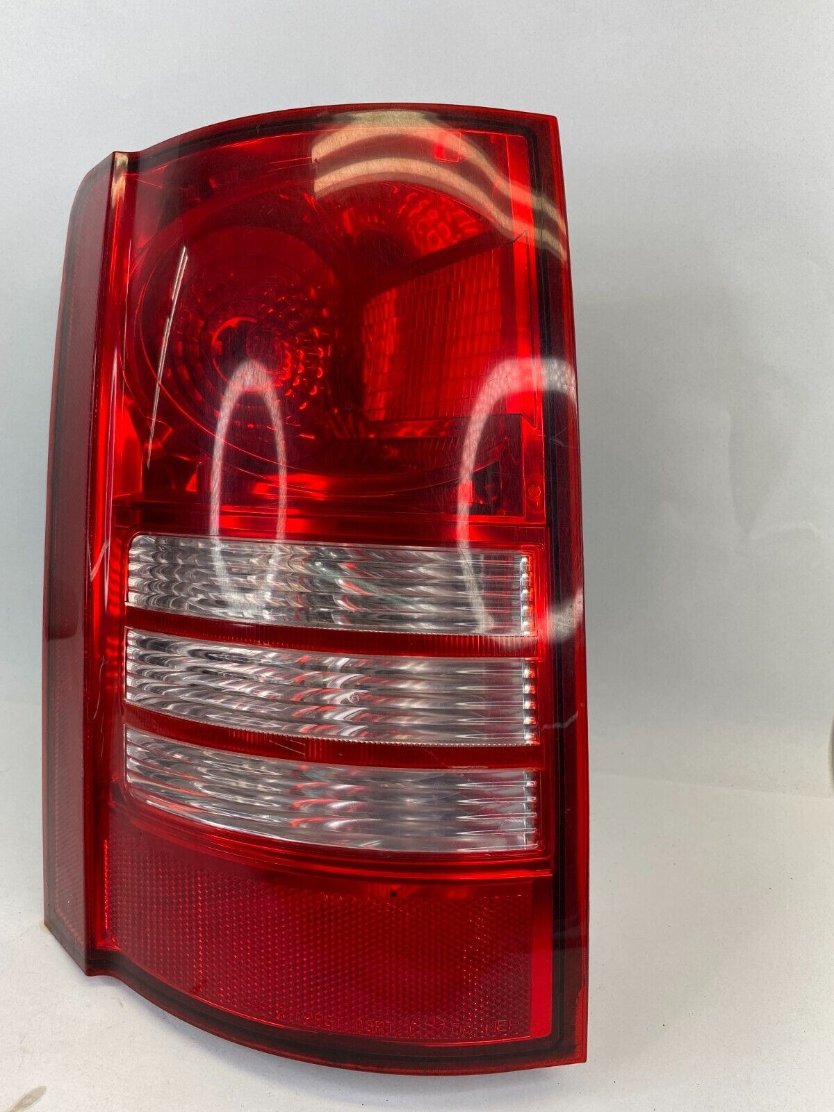 2008 2009 2010 Chrysler Town & Country Rear Left Driver Tail Light Taillight