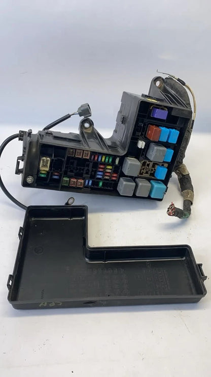 2003-2006 TOYOTA TUNDRA 4.0L V6 A/T ENGINE COMPARTMENT FUSE RELAY JUNCTION BOX