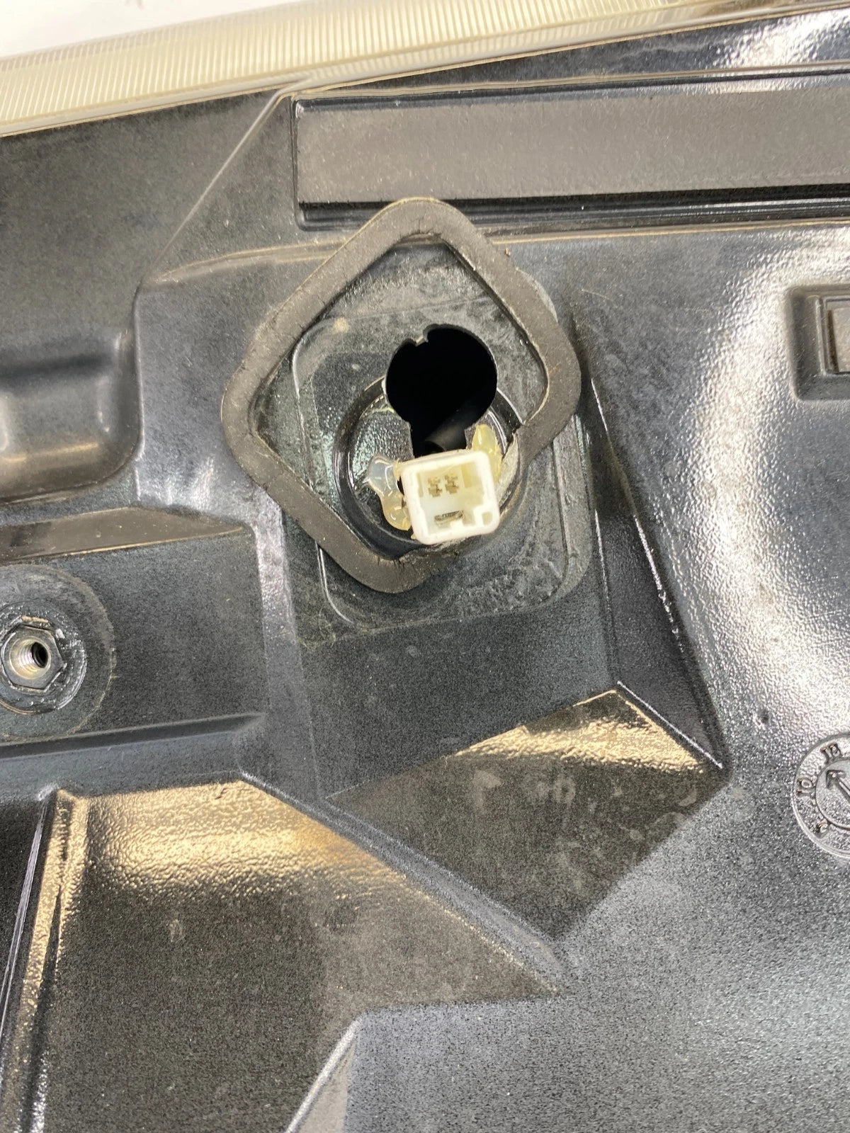 2007-2009 LEXUS RX350 2006 RX330 TRUNK LID SPOILER TAILGATE W/ THIRD BRAKE LIGHT