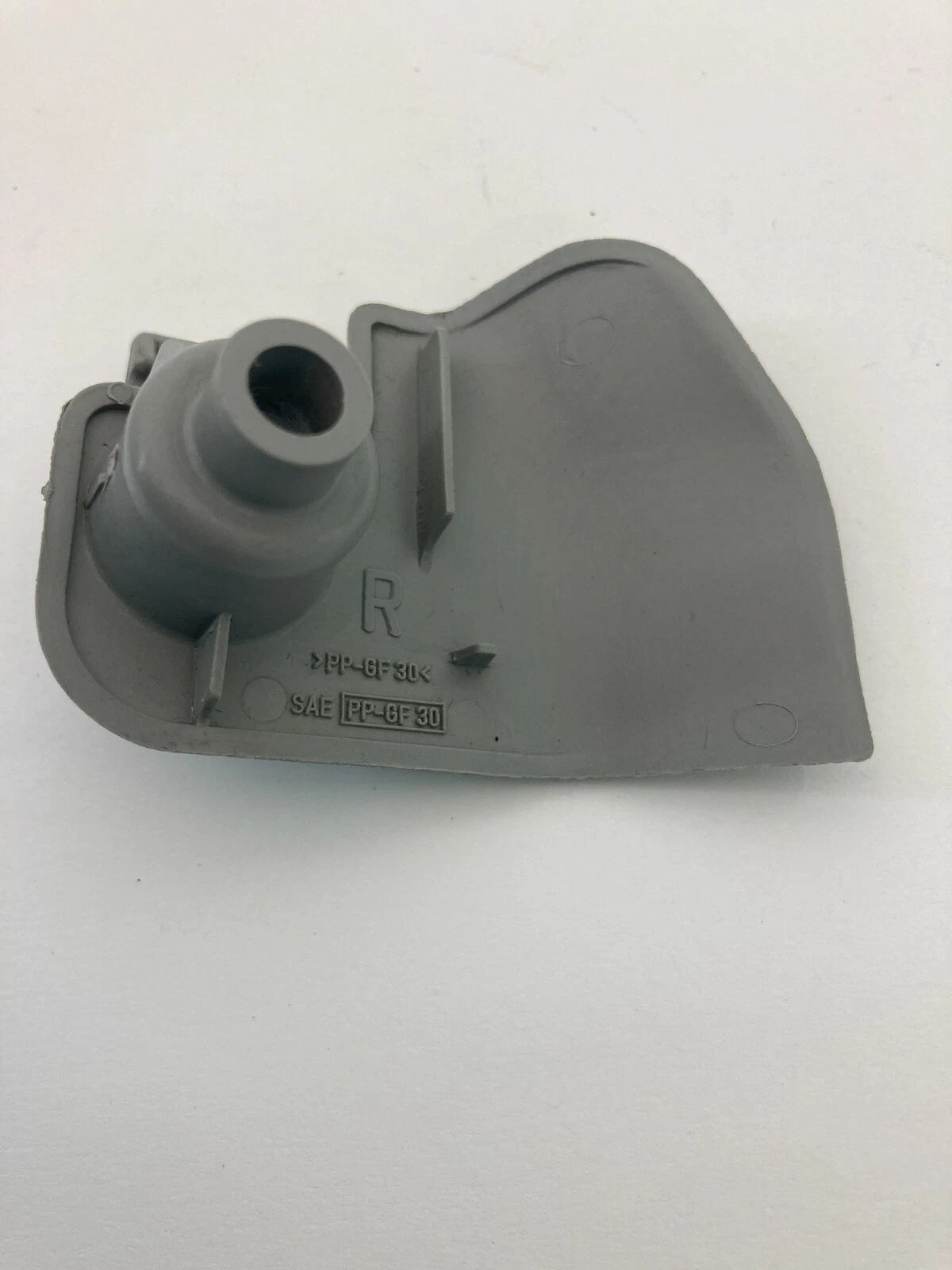 2004 04 SUZUKI VITARA TRUNK RIGHT PASSENGER HOOK HANGER CLIP TRIM OEM