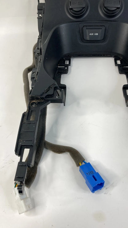 2013-2016 HYUNDAI SANTA FE FRONT CENTER CONSOLE OUTLET BEZEL 84613-2W101 OEM