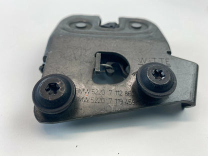 04 05 BMW 545I SEDAN REAR LEFT FOLDING SEAT LATCH LOCK FRAME BASE 52207112863