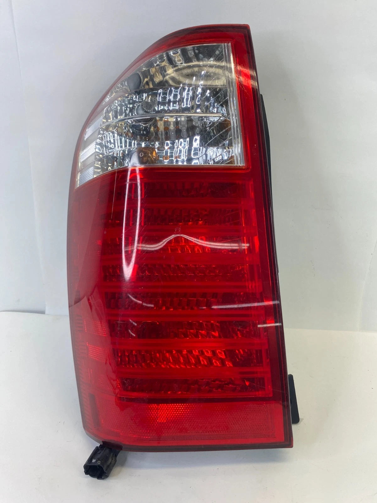 2006-2014 KIA SEDONA DRIVER LEFT SIDE TAIL LIGHT LAMP TAILLIGHT TAILLAMP OEM