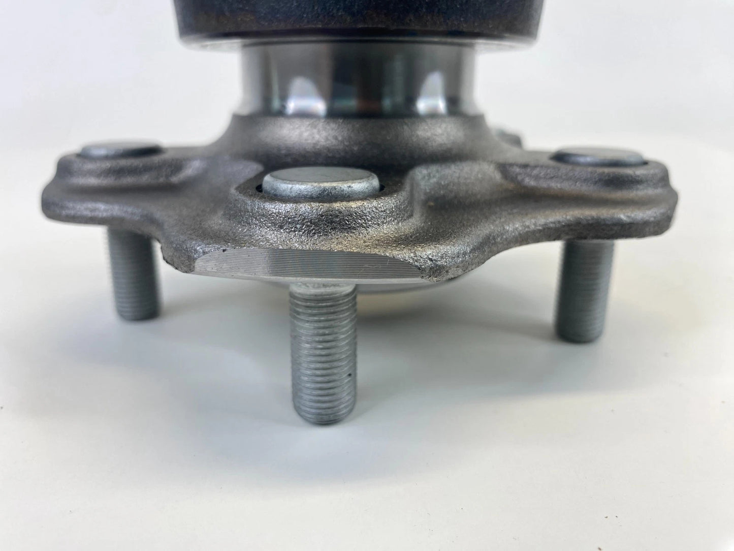 2003-2007 Infiniti G35 Rear Left Or Right Wheel Hub Bearing Assembly