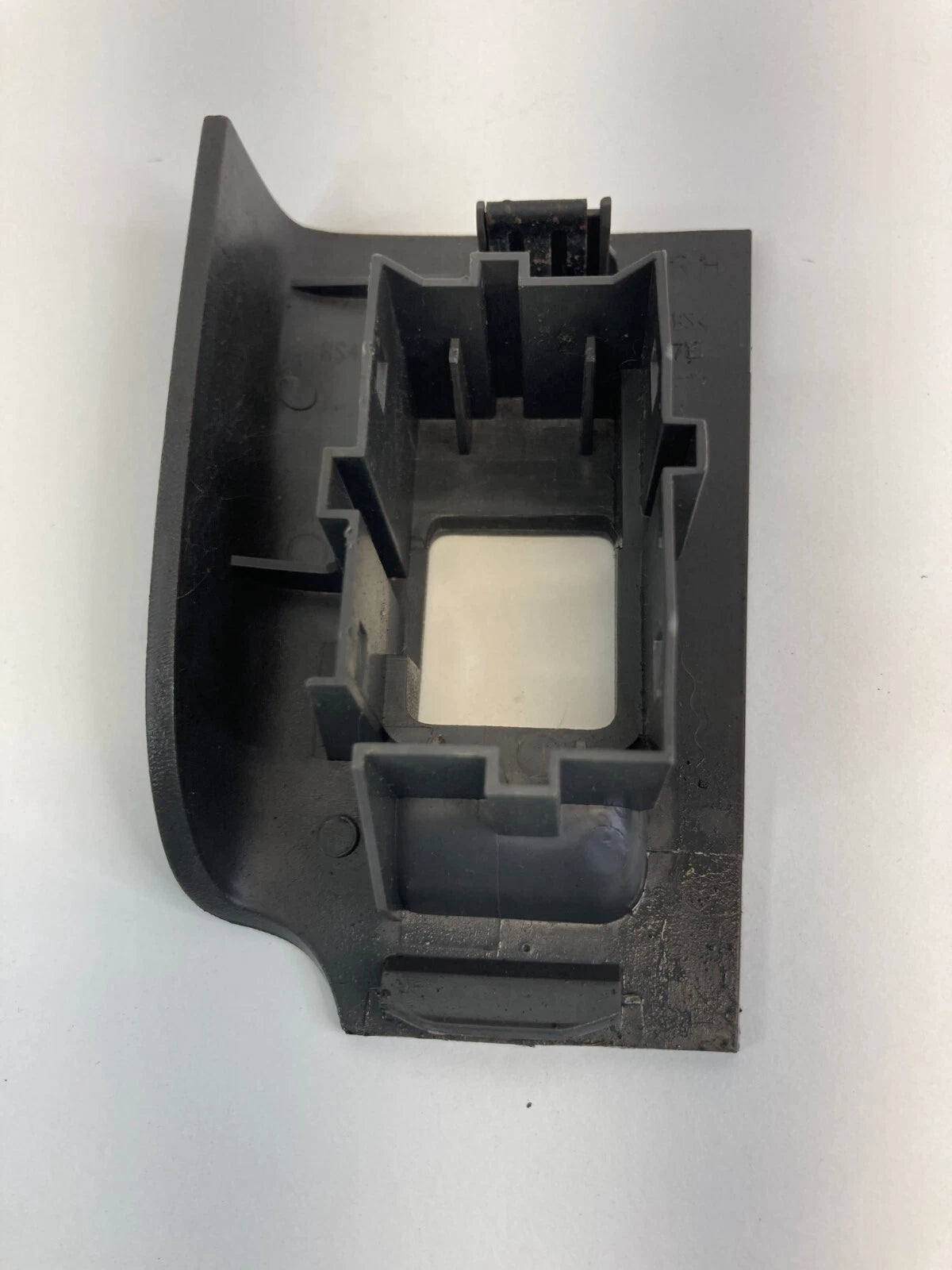 08-11 FORD FOCUS REAR RIGHT BACK SIDE DOOR WINDOW SWITCH BEZEL 8S43-54275A28-ADW
