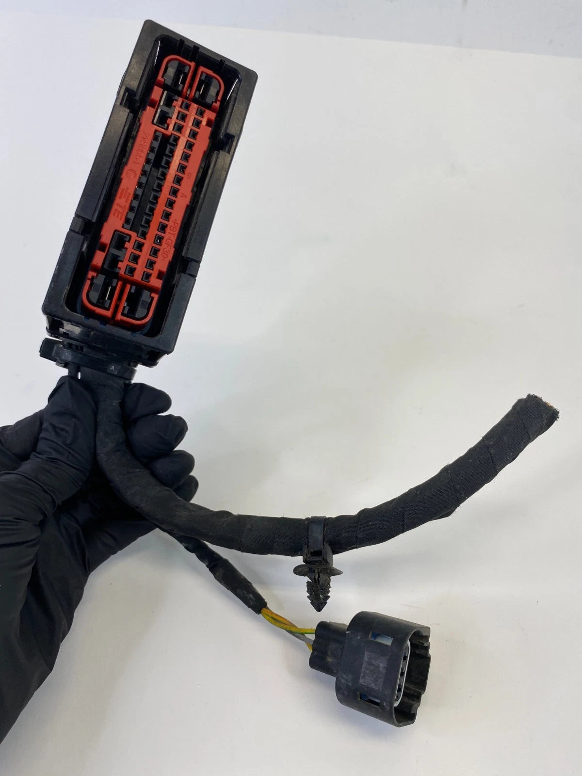 2016-2019 FORD EXPLORER 3.5L AT 4WD ABS ANTI LOCK BRAKE PUMP PLUG CONNECTOR OEM