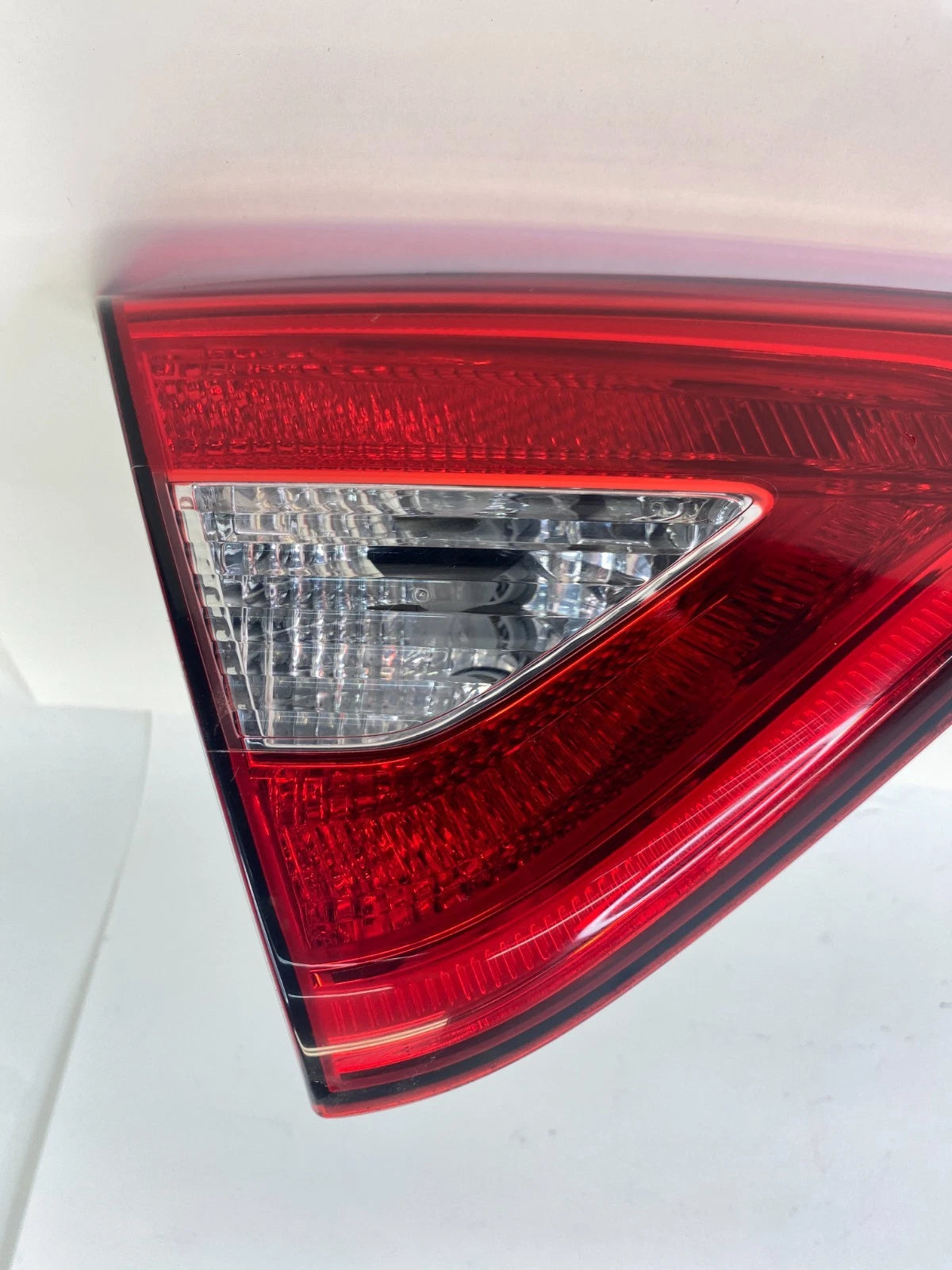 2015-2017 HYUNDAI SONATA REAR LEFT SIDE TAIL LIGHT TRUNK LID BACKUP LAMP OEM