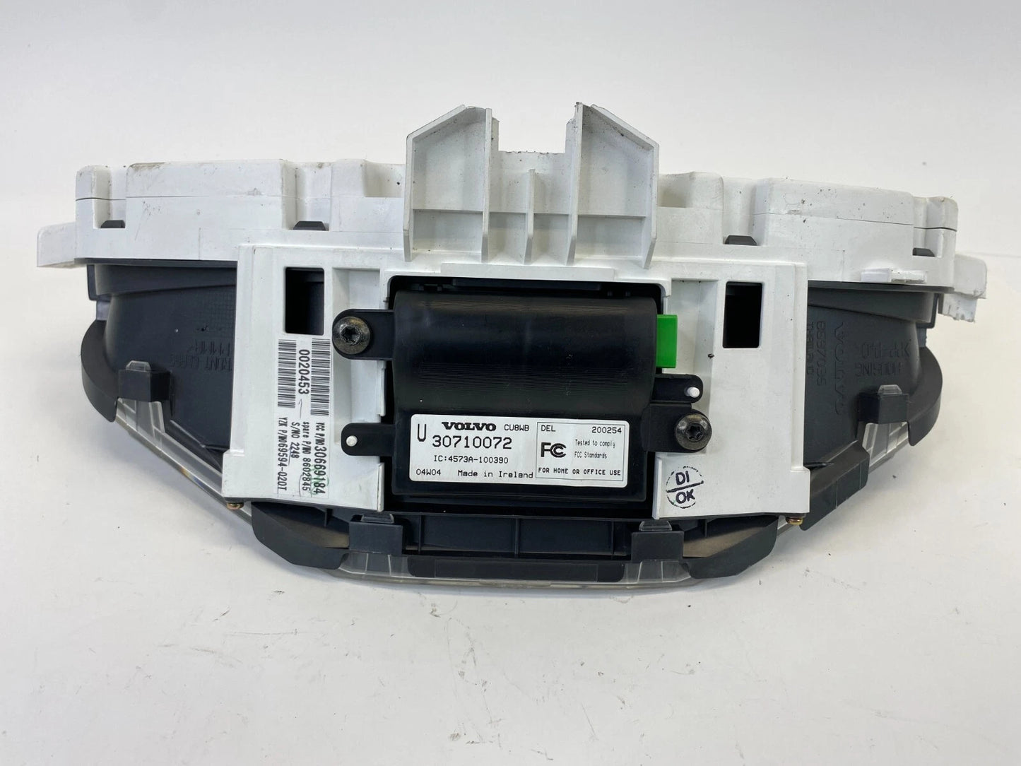 04-07 VOLVO S40 2.4L AT SPEEDOMETER INSTRUMENT CLUSTER GAUGES 143K 30710072 OEM