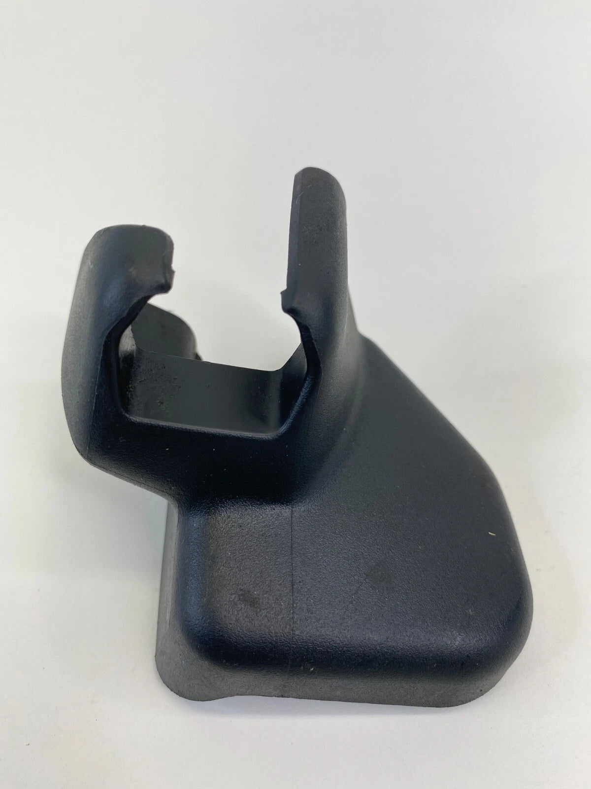 2009-2013 TOYOTA COROLLA RIGHT SEAT TRACK END OUTER COVER TRIM 72137-12170 OEM