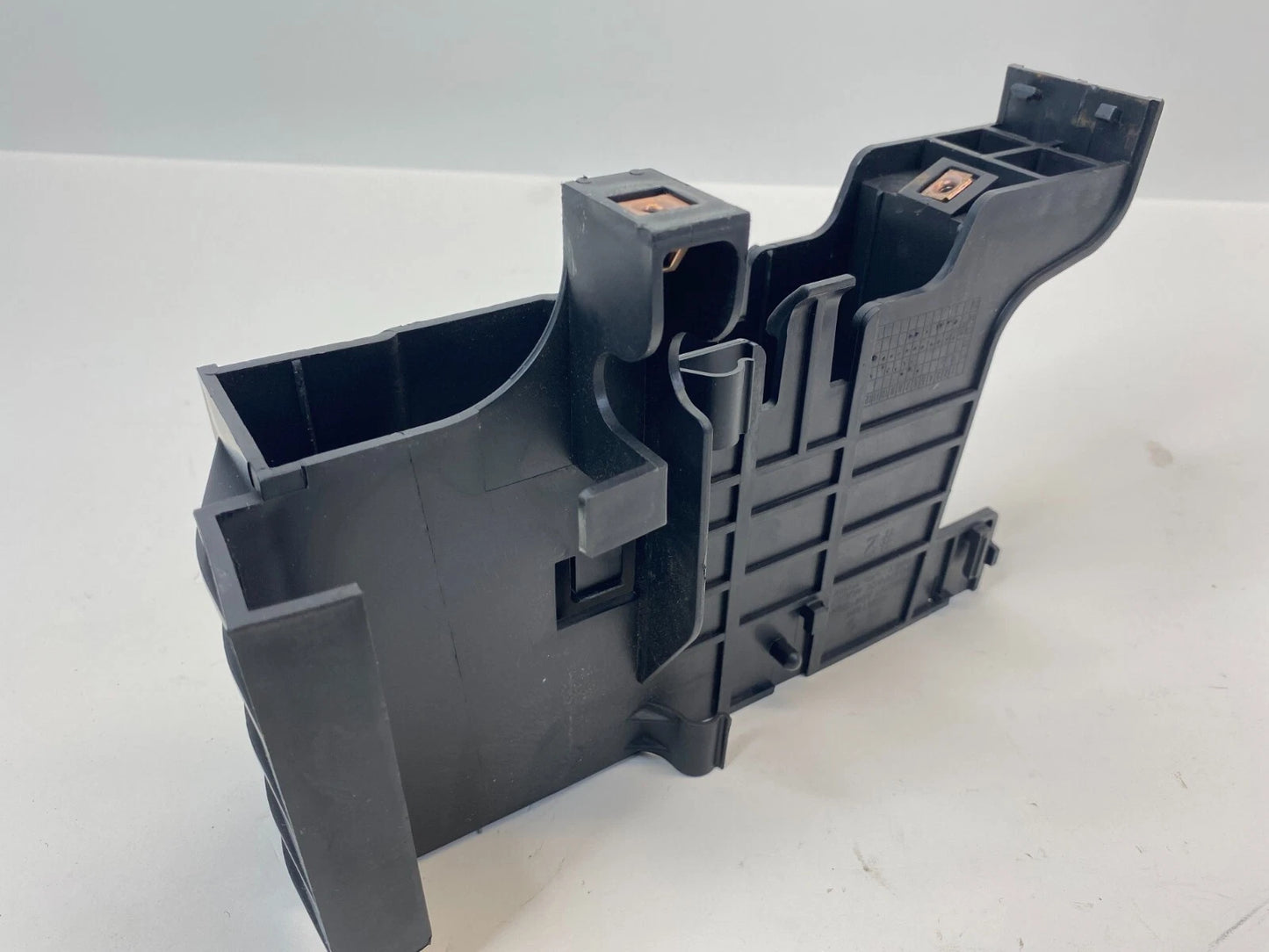 2014-2018 CHEVROLET SONIC COMMUNICATION SYSTEM MODULE BRACKET SUPPORT 95351896