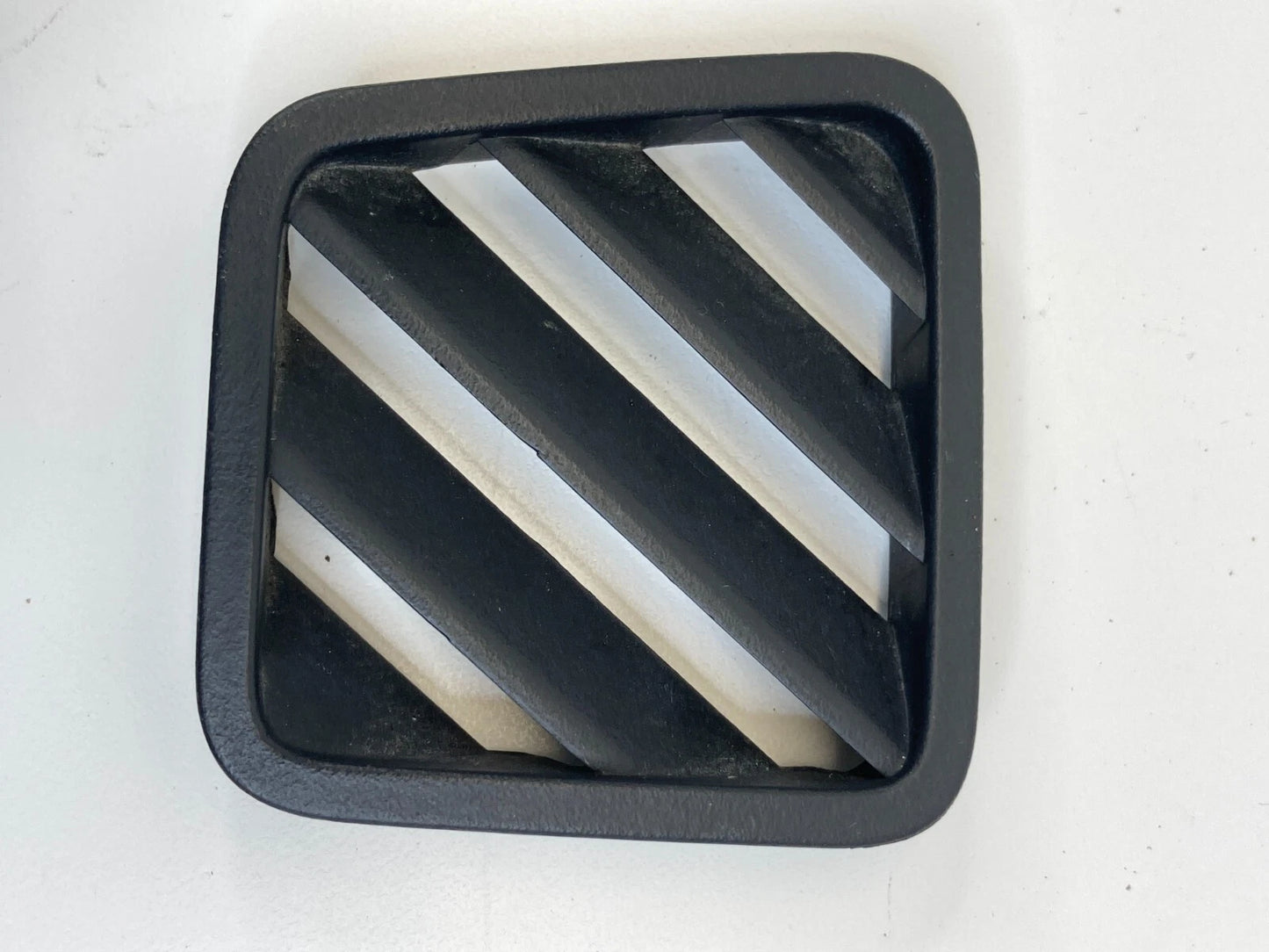 2009-2017 JEEP PATRIOT DASH LEFT UPPER FRONT AIR VENT DEFROSTER GRILLE GRILL OEM