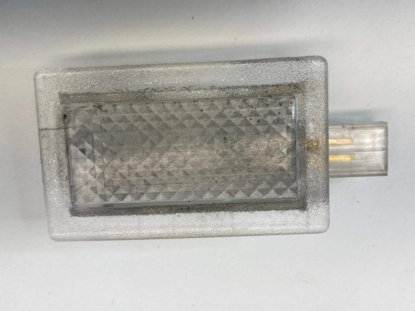2005-2021 CHRYSLER 300 FRONT LEFT SIDE DOOR LIGHT COURTESY LAMP 04608528AC OEM