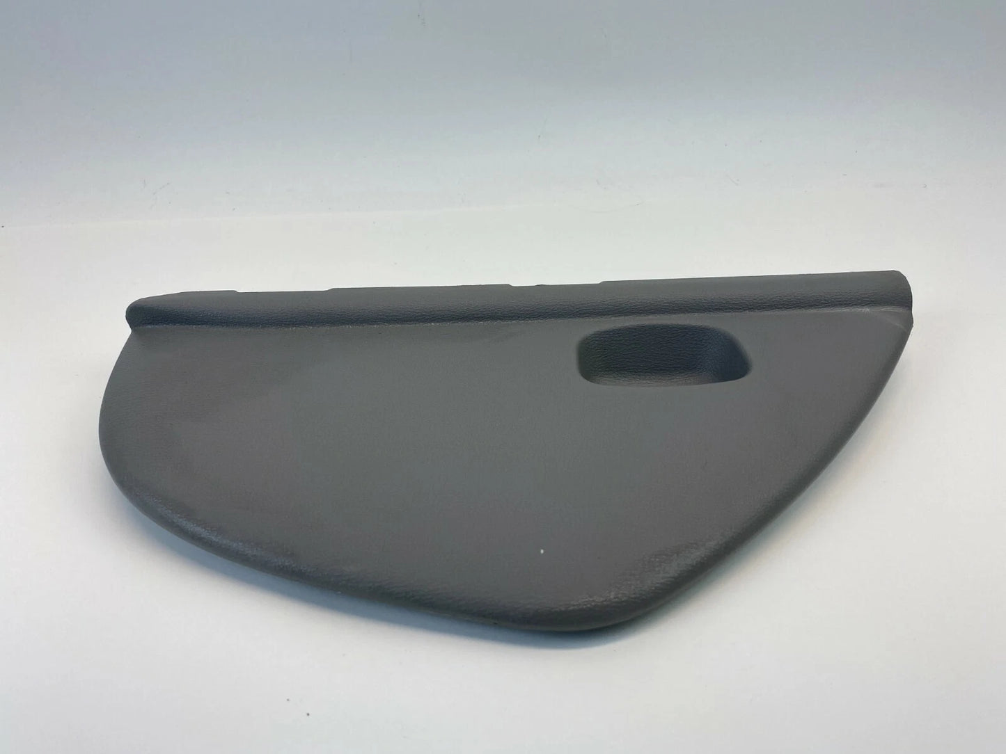 2007-2010 HYUNDAI ELANTRA SEDAN DASH RIGHT SIDE END CAP COVER 84718-2H000 OEM