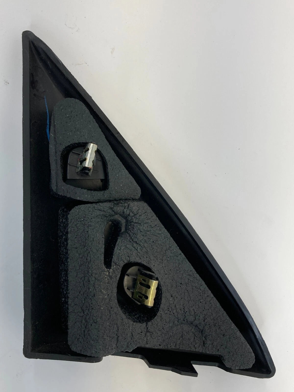 2006-2013 CHEVROLET IMPALA UPPER FRONT RIGHT PASSENGER INSIDE DOOR CORNER COVER