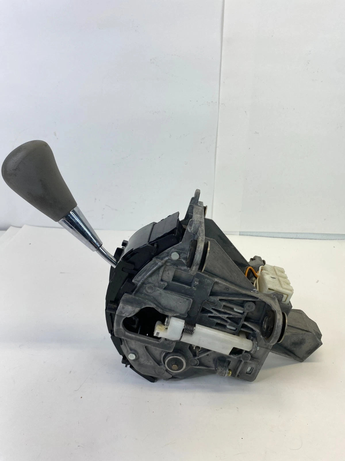 2004-2010 TOYOTA SIENNA AUTOMATIC GEAR SELECTOR SHIFT SHIFTER LEVER HANDLE OEM