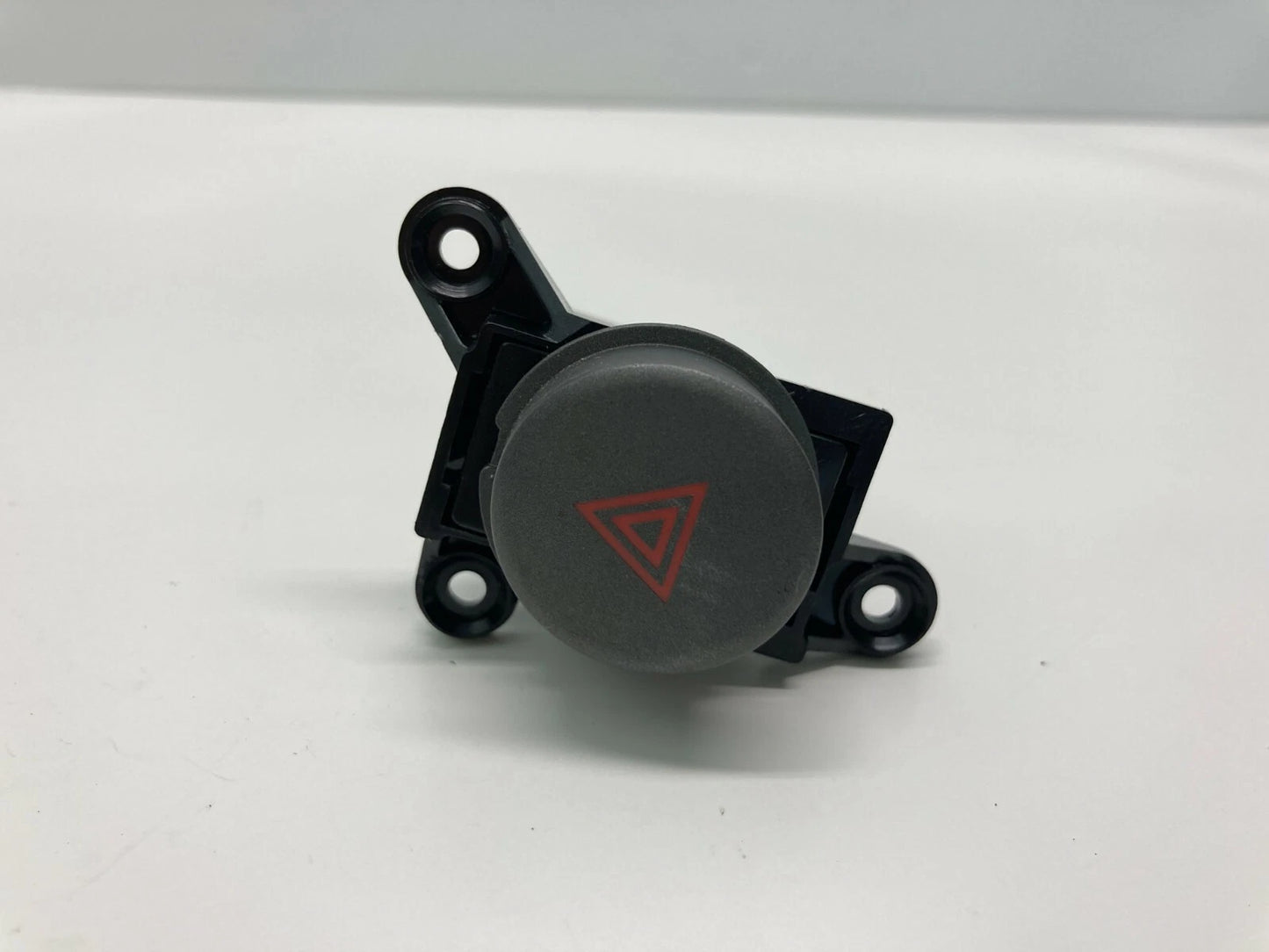 2006 2007 2008 2009 2010 2011 HYUNDAI AZERA HAZARD WARNING LIGHT SWITCH OEM