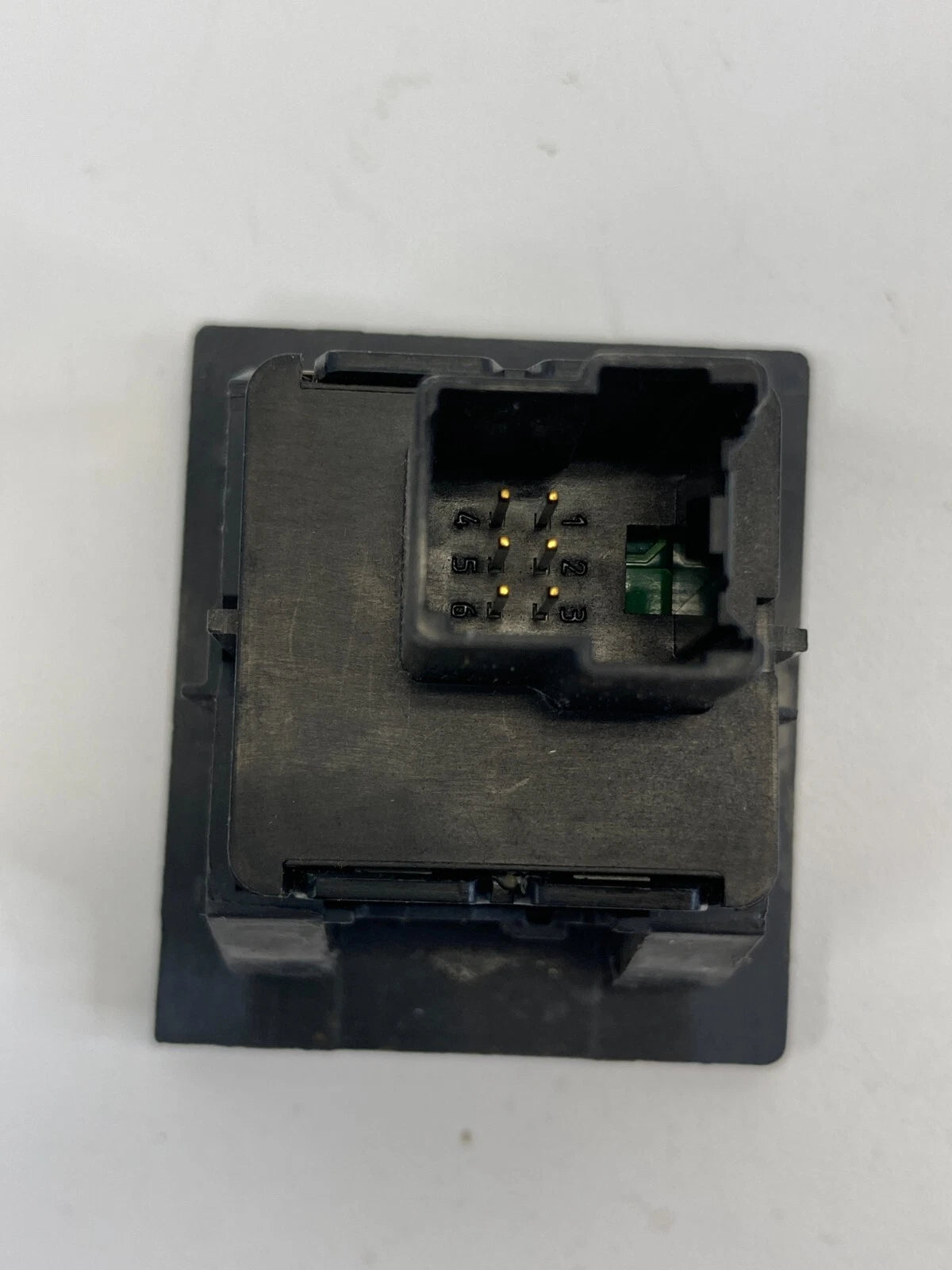 08-10 CHRYSLER TOWN & COUNTRY POWER INVERTER SWITCH BUTTON W/ TRIM L0110163A03