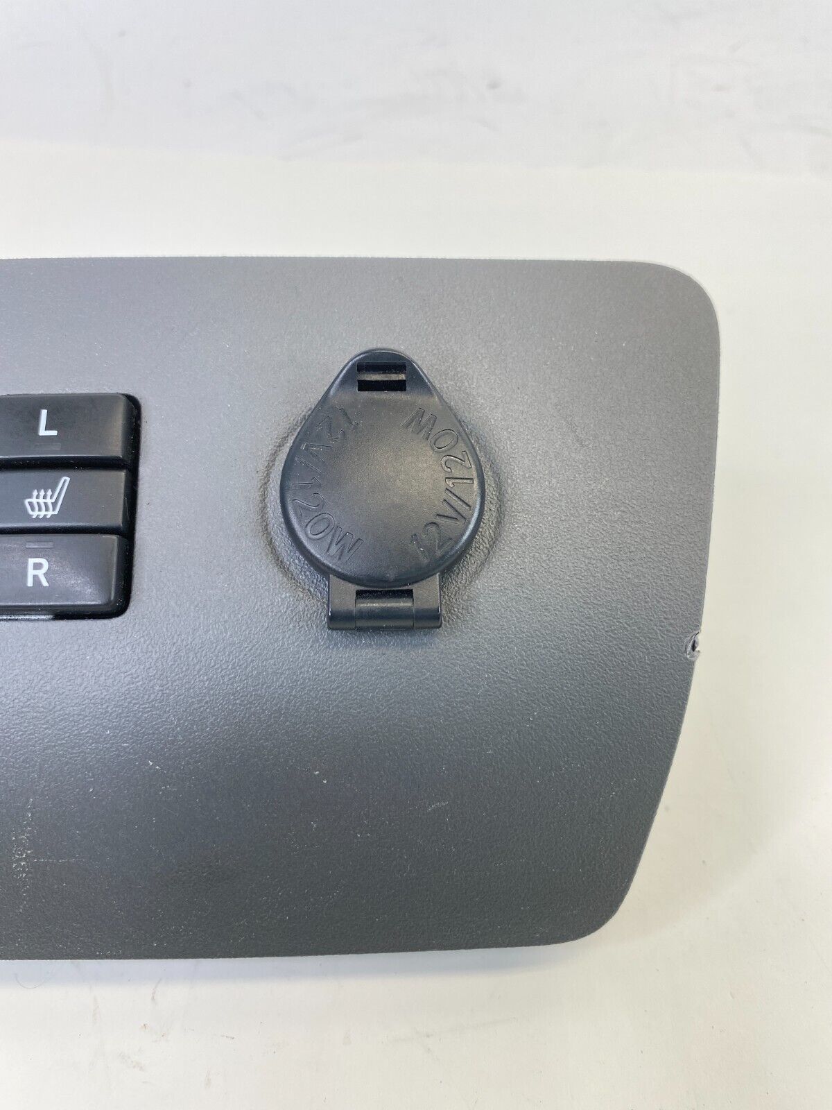 2010 2011 Toyota Prius Center Console Trim Heater Seat Warmer Swith Power Outlet
