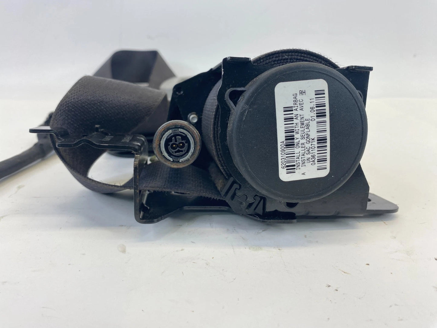 11-17 BUICK ENCLAVE FRONT RIGHT SIDE SEAT BELT RETRACTOR & PRETENSIONER 15903263