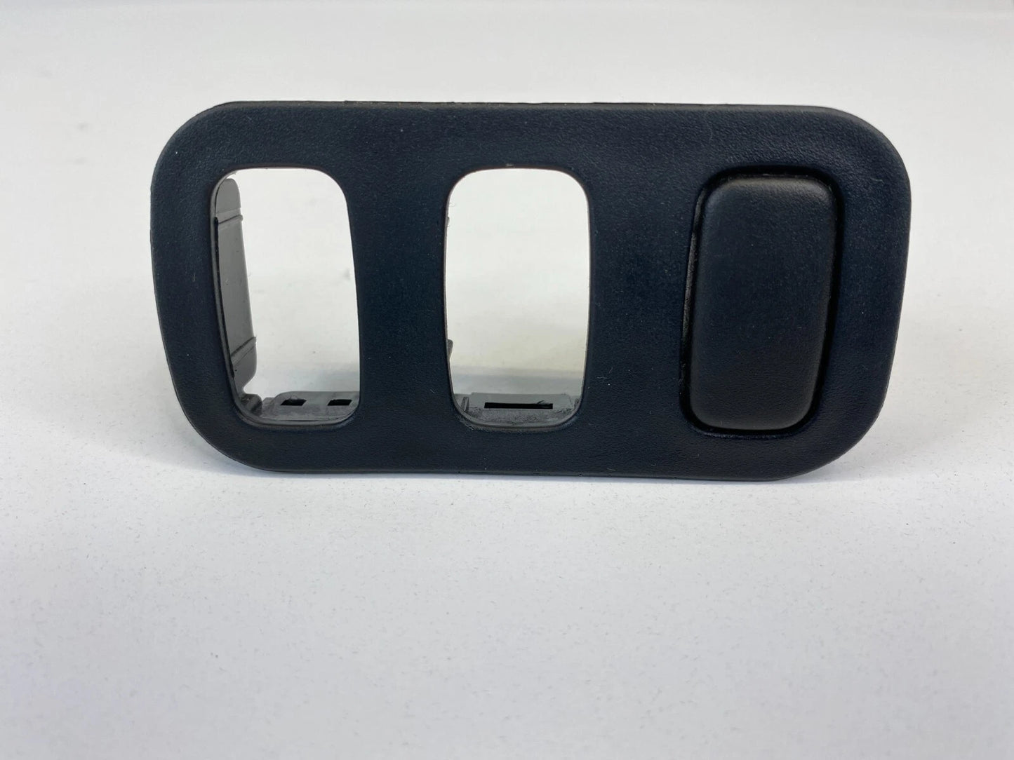 2005-2008 MITSUBISHI GALANT LEFT DASH DIMMER FOG LIGHT BUTTON BEZEL MR590321 OEM