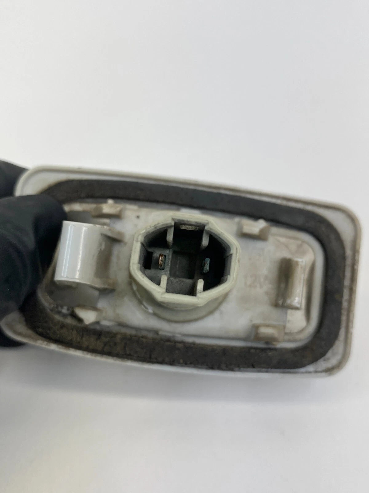 03 04 05 06 07 08 TOYOTA COROLLA REAR BACK TRUNK LICENSE PLATE LAMP LIGHT OEM