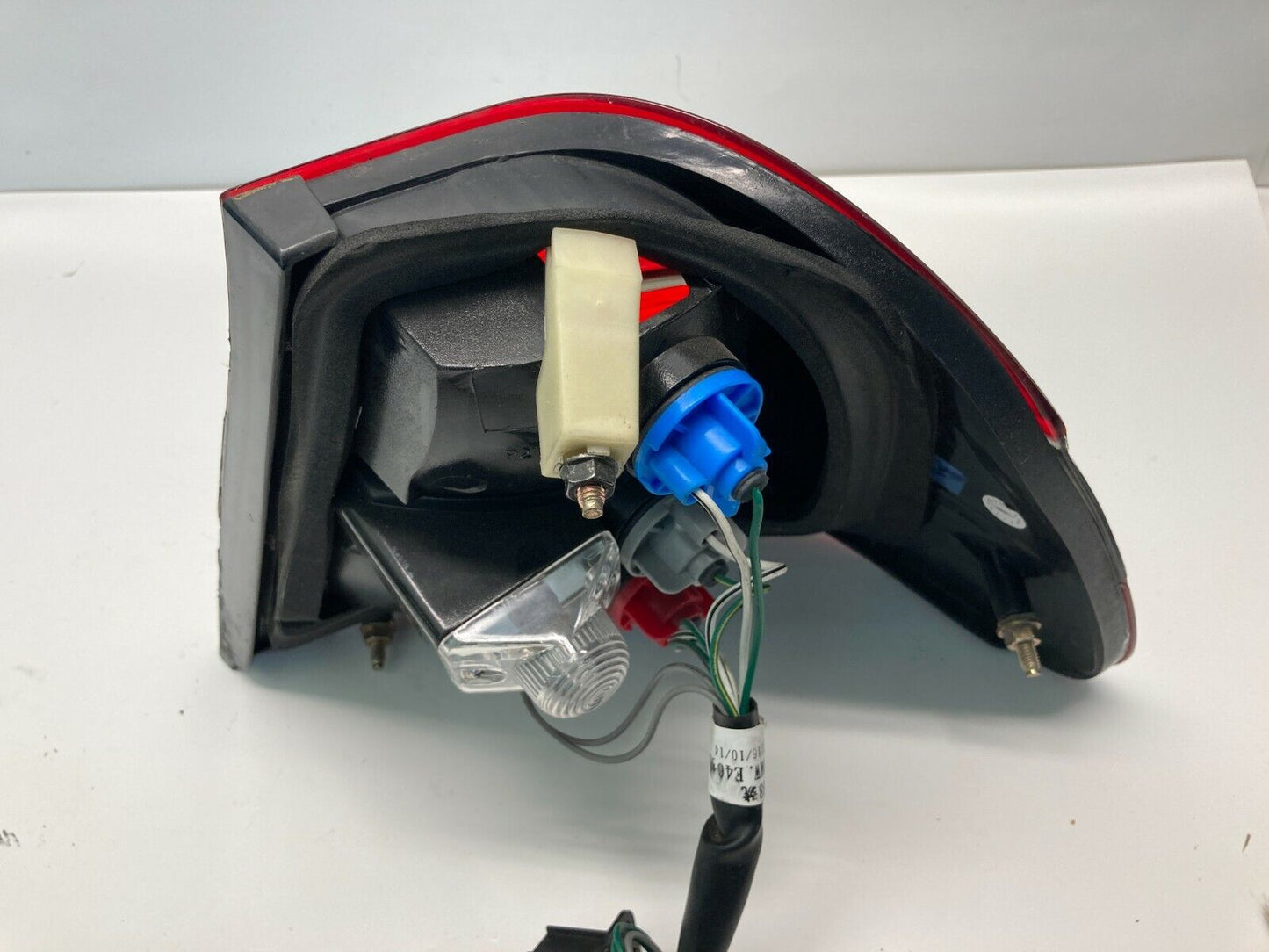 2001 BMW 325i 325xi Sedan Left Driver Outer Taillight Tail Light Lamp RSD200311C