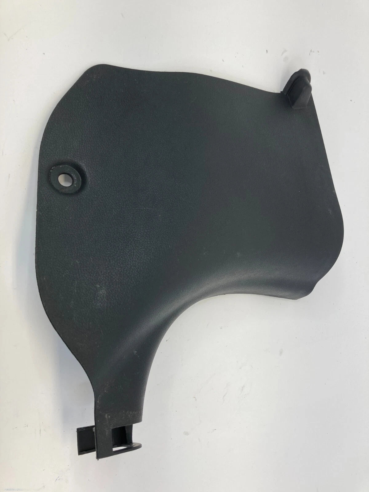 2011-2014 HYUNDAI SONATA DASH RIGHT KICK PANEL KNEE COWL TRIM COVER 85824-3Q000