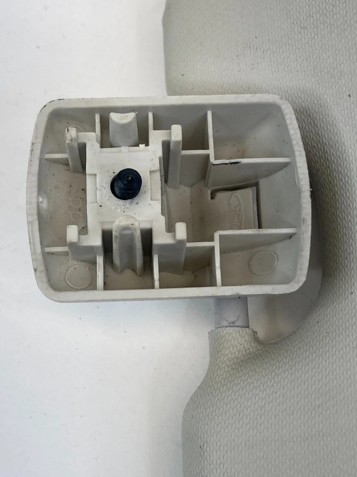 2012-2015 FORD FOCUS FRONT RIGHT PASSENGER SIDE SUN VISOR W/ ILLUMINATED OEM