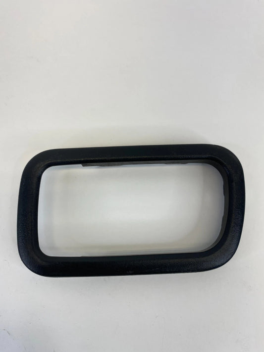 2001-2004 NISSAN PATHFINDER LEFT SIDE INNER DOOR HANDLE BEZEL TRIM COVER ASSY