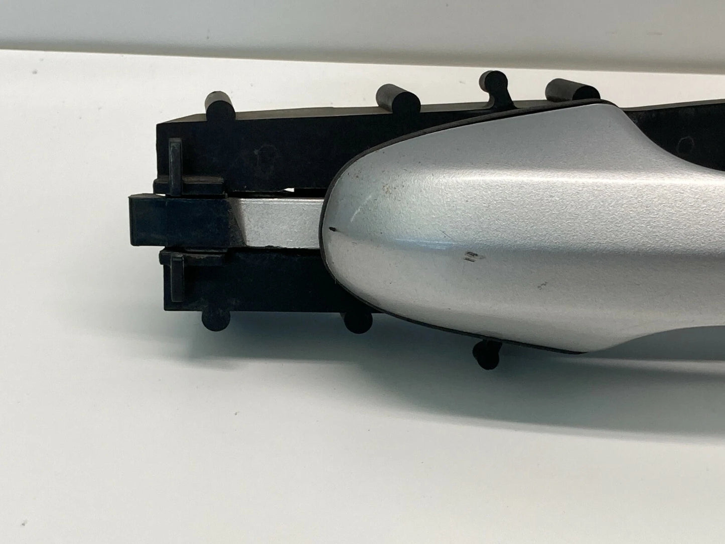 2004-2008 CHRYSLER PACIFICA EXTERIOR REAR LEFT SIDE DOOR HANDLE ASSEMBLY OEM