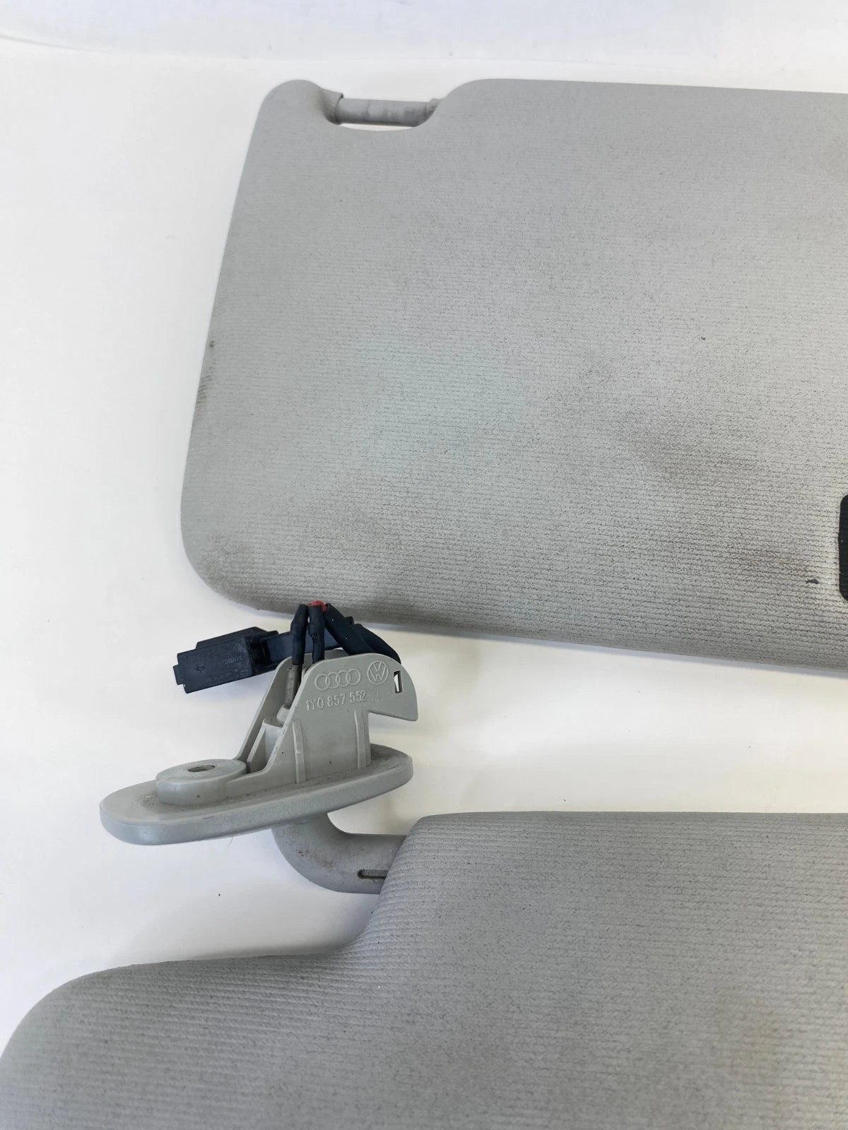 2003-2010 VW BEETLE CONVERTIBLE DRIVER & PASSENGER SUNVISOR SUN VISOR SET OEM