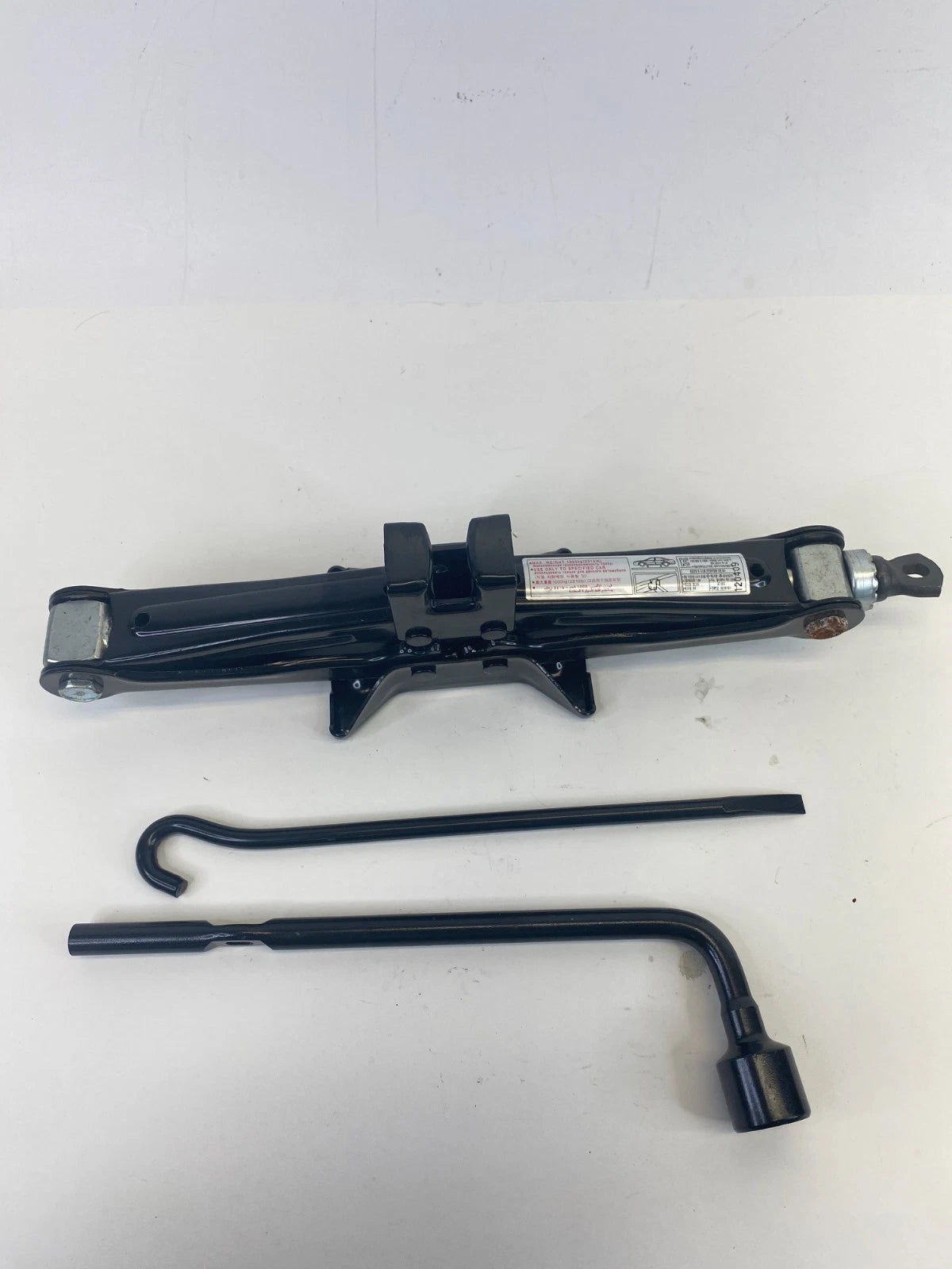 2013-2017 HYUNDAI ELANTRA GT SPARE TIRE JACK TOOL KIT LUG WRENCH SET OEM