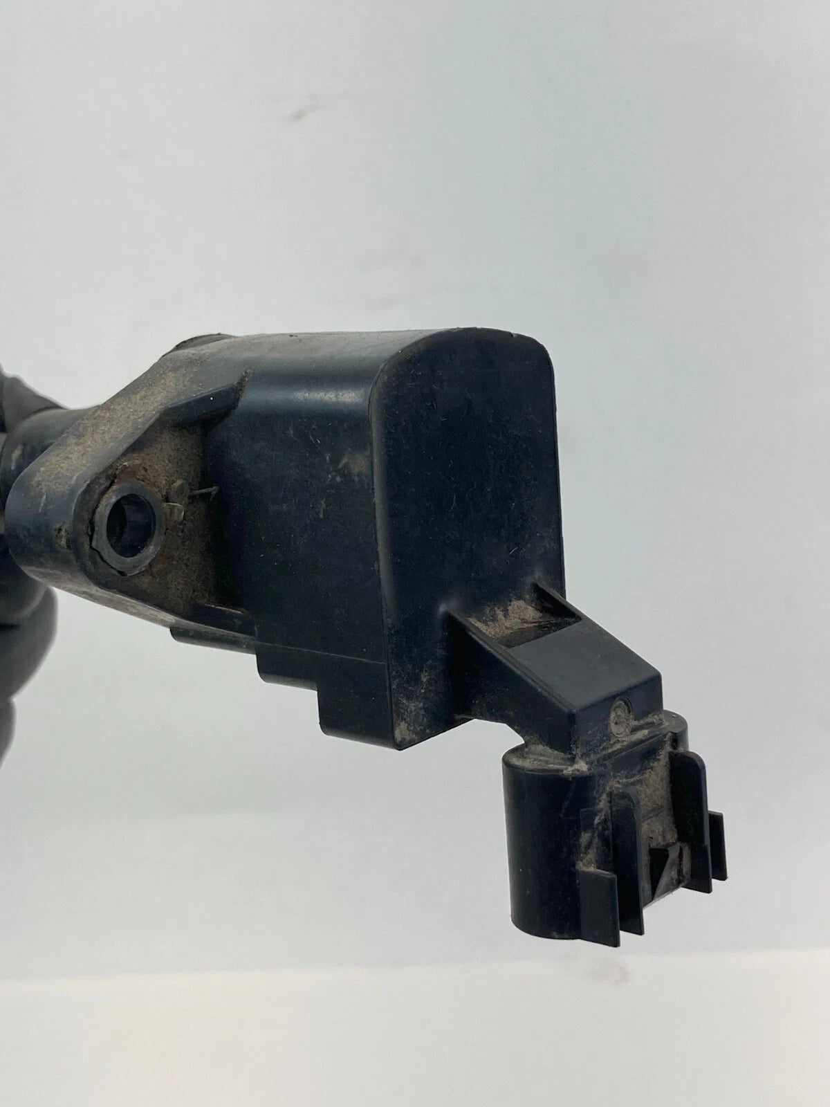 06 07 08 09 10 CHEVROLET COBALT 2.2L L4 AT IGNITION COIL IGNITOR 12578224 OEM