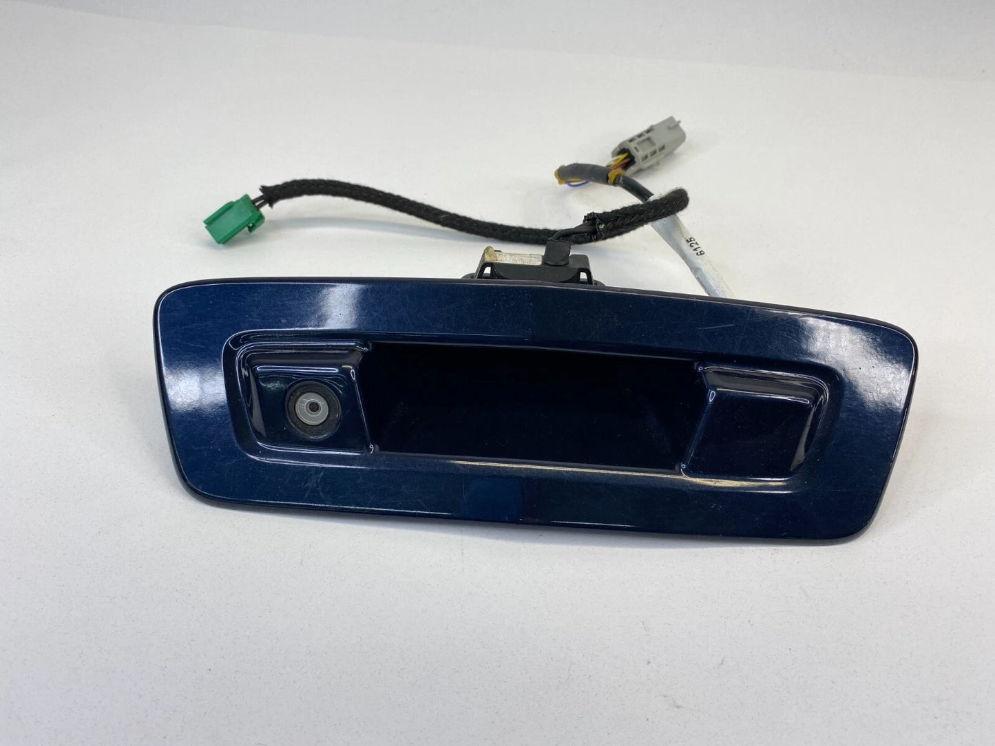 2009-2012 CHEVROLET TRAVERSE TRUNK LIFTGATE TAILGATE HANDLE W/ BACKUP CAMERA OEM