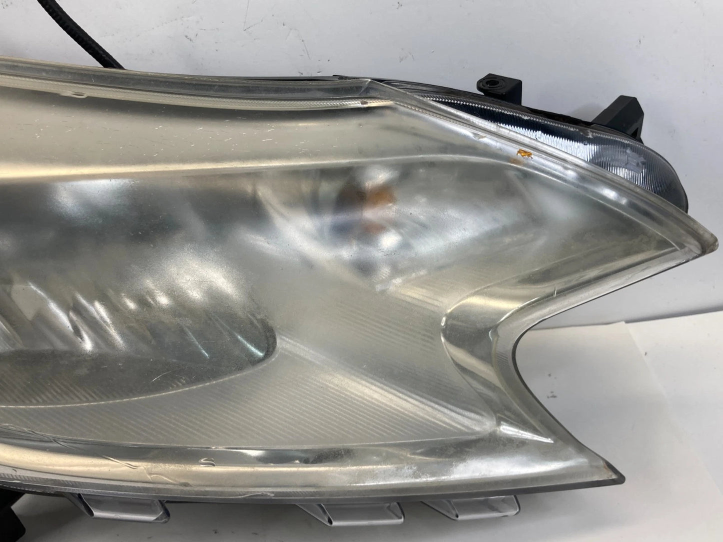 14-16 Nissan Versa Note Front Right Passenger Headlight Headlamp 26010-3WC0A OEM