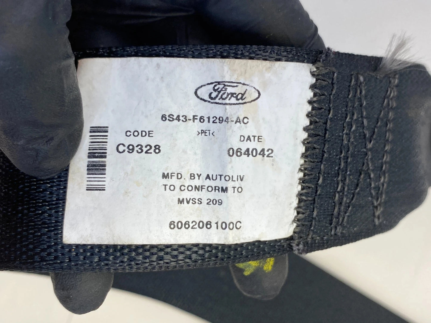 2005-2007 FORD FOCUS FRONT RIGHT SIDE SEAT BELT RETRACTOR PRETENSIONER OEM