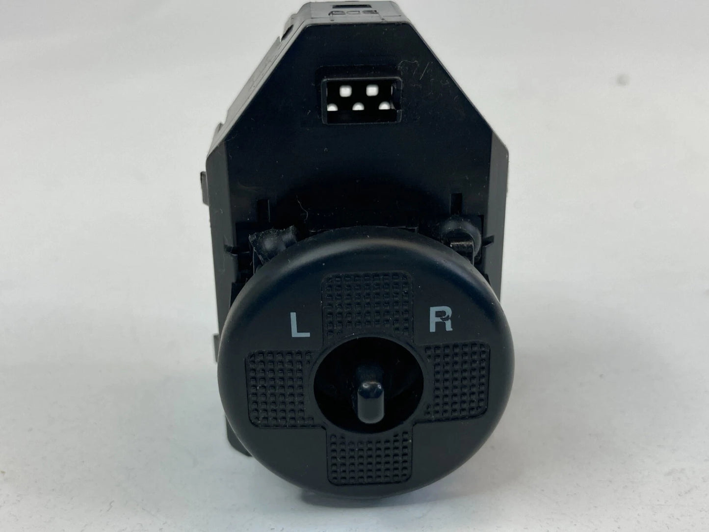 2005 06 07 08 09 2010 KIA SPORTAGE MIRROR ADJUSTER CONTROL SWITCH BUTTON OEM
