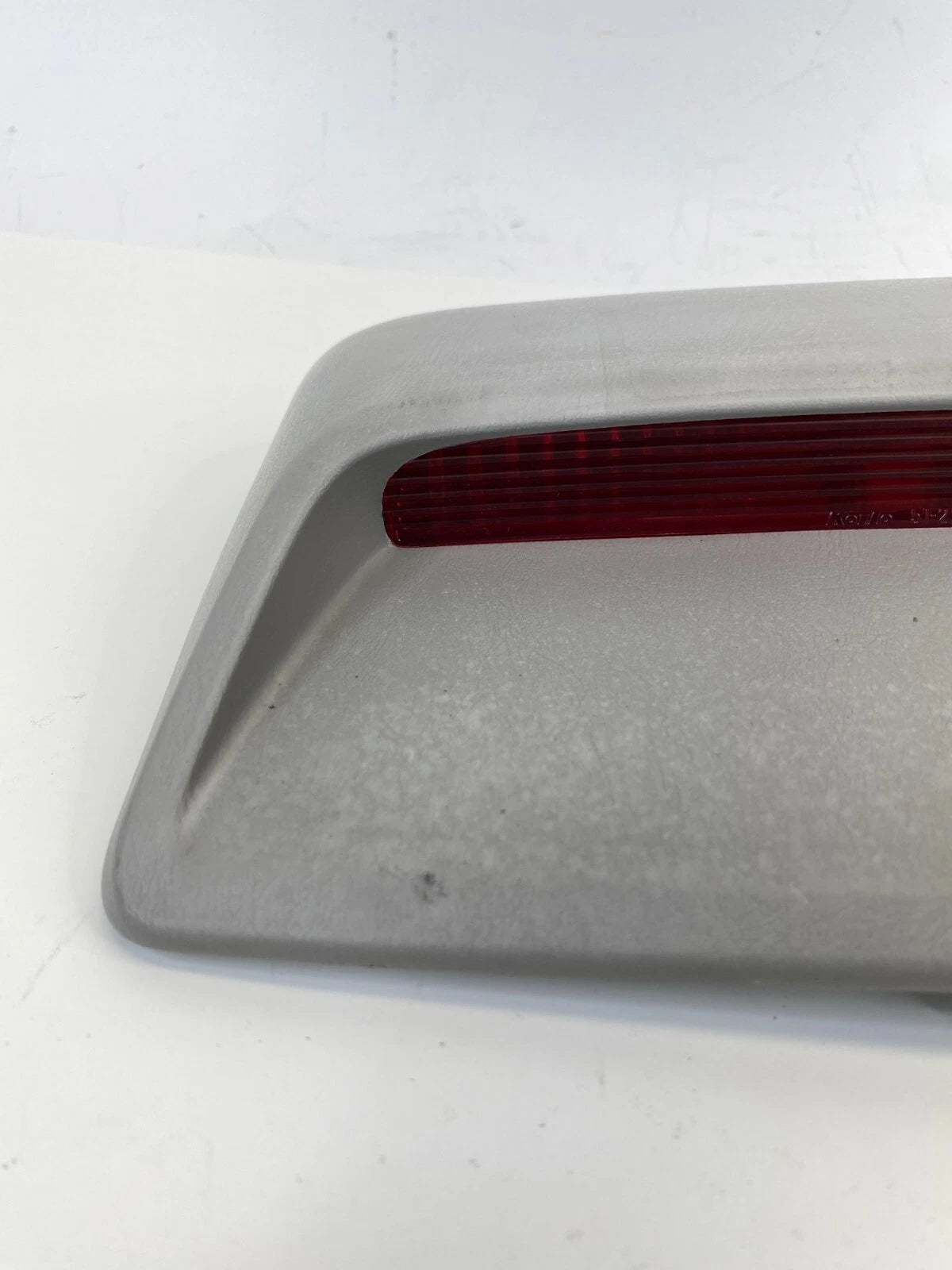2002 2003 LEXUS ES300 2004-2006 ES330 REAR THIRD BRAKE STOP LIGHT LAMP 128B77458