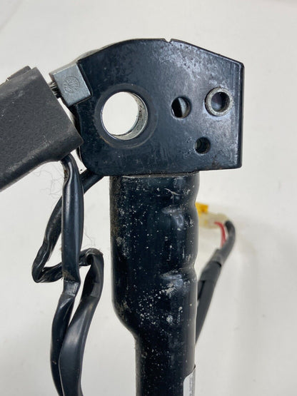 2009 2010 2011 2012 Jeep Liberty Front Right Side Seat Belt Buckle Pretensioner