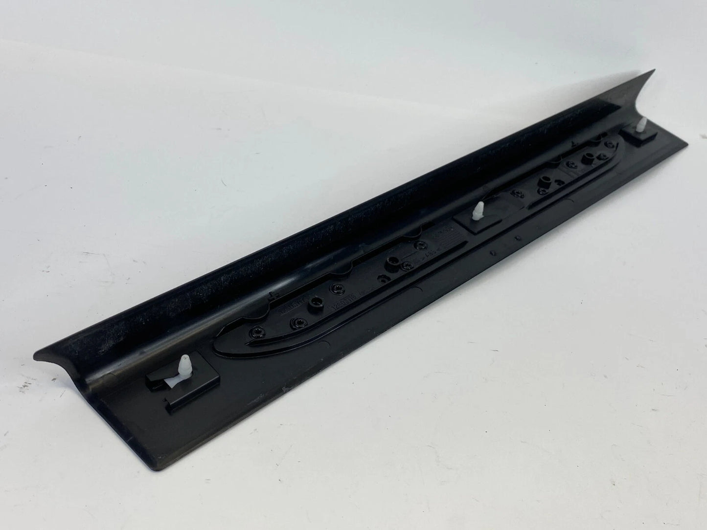 2004-2008 SAAB 9-3 FRONT RIGHT SIDE DOOR SCUFF PLATE STEP TRIM PANEL 12803117